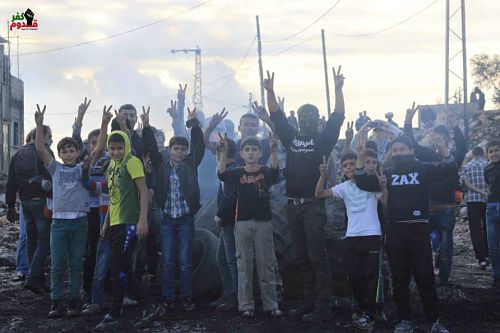 Un jeune palestinien et un militant d'ISM blessés par balles réelles de calibre .22 en pleine poitrine
